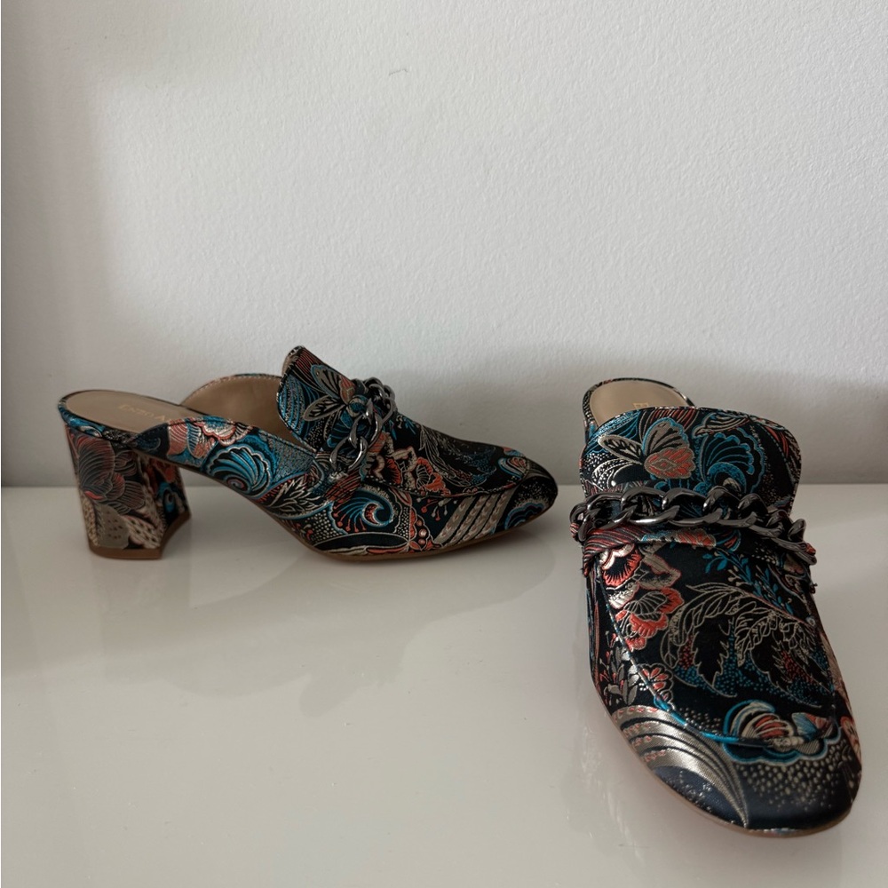 Enzo Angiolini Black and Blue Floral Loafers